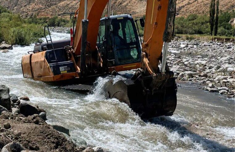 Continúan trabajos de descolmatación del río Siguas
