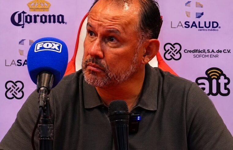 Juan Reynoso se siente frustrado con el Necaxa de México
