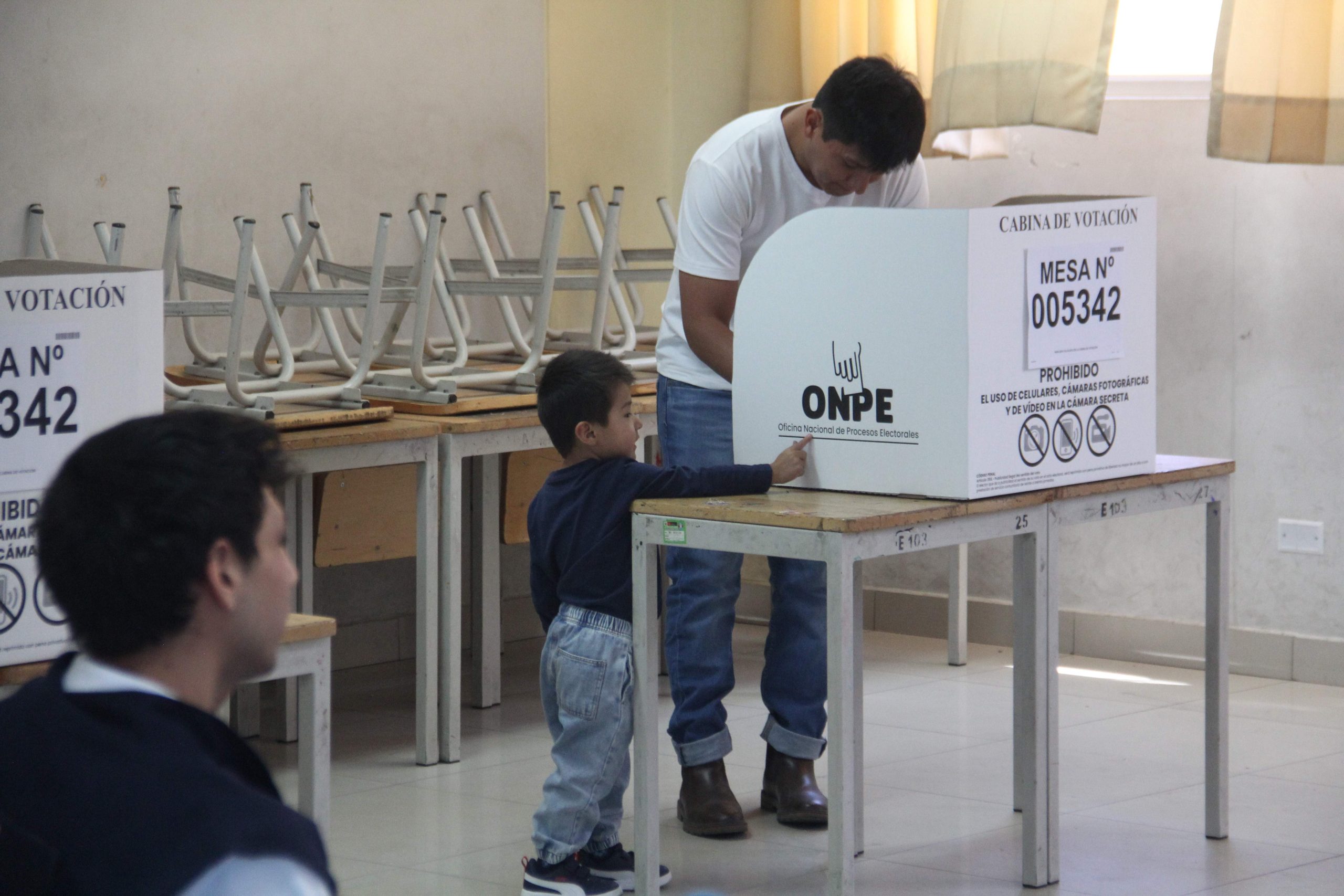 Arequipa instaló el 100 % de mesas con algunas demoras