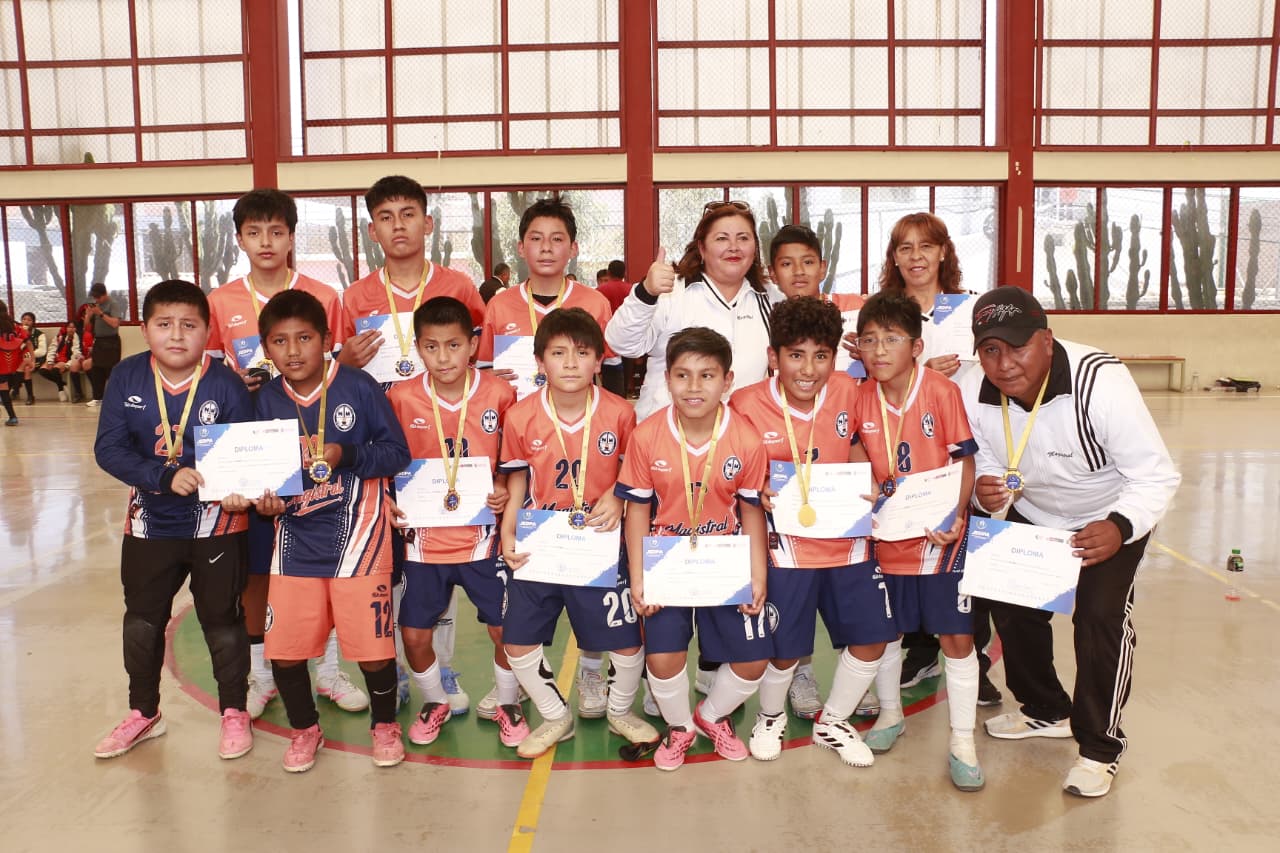 Colegio Niño Magistral de Cayma campeón en Juegos Escolares