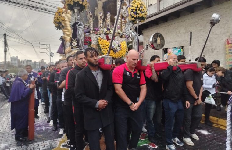 Plantel del FBC Melgar pidió la bendición al «Señor de los Milagros»