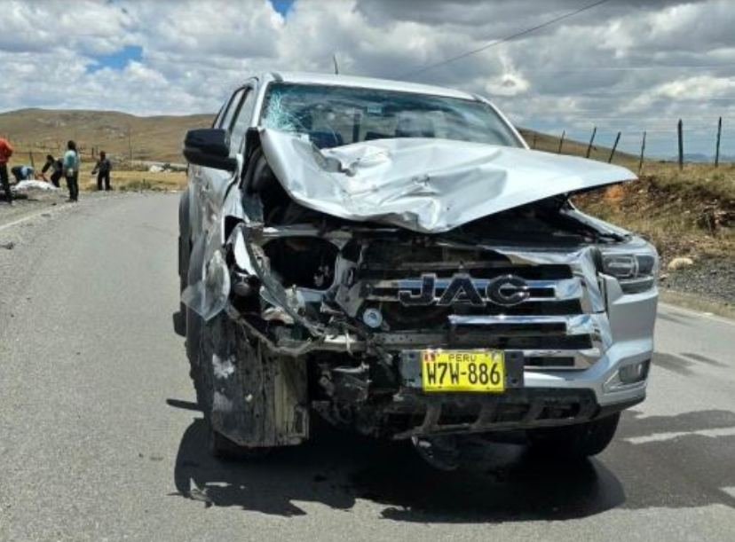 Motociclista muere tras choque frontal con una camioneta en carretera