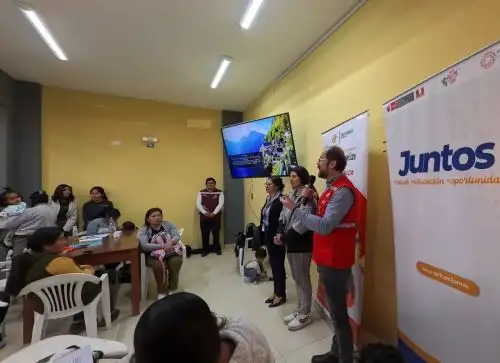 Arequipa: Juntos promueve la salud y educación de familias vulnerables