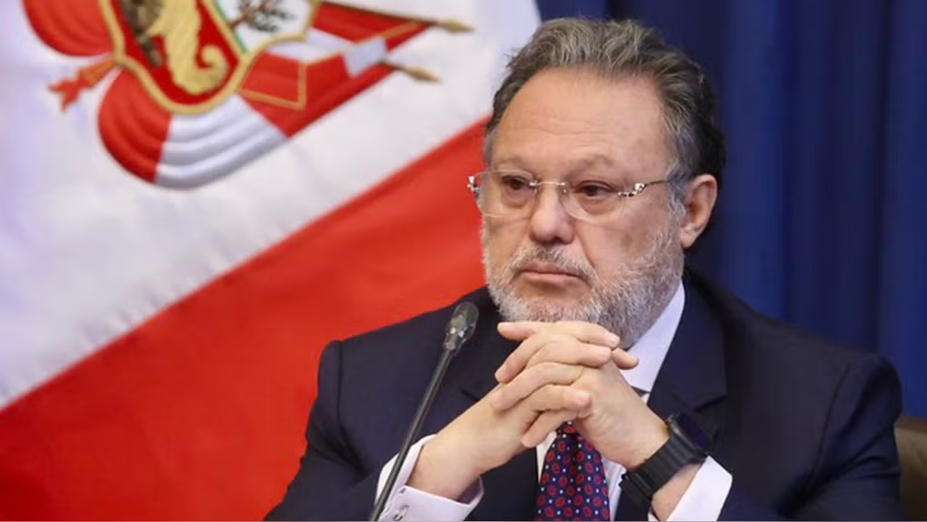 Mesía defiende facultad del senado para modificar pedido del ejecutivo