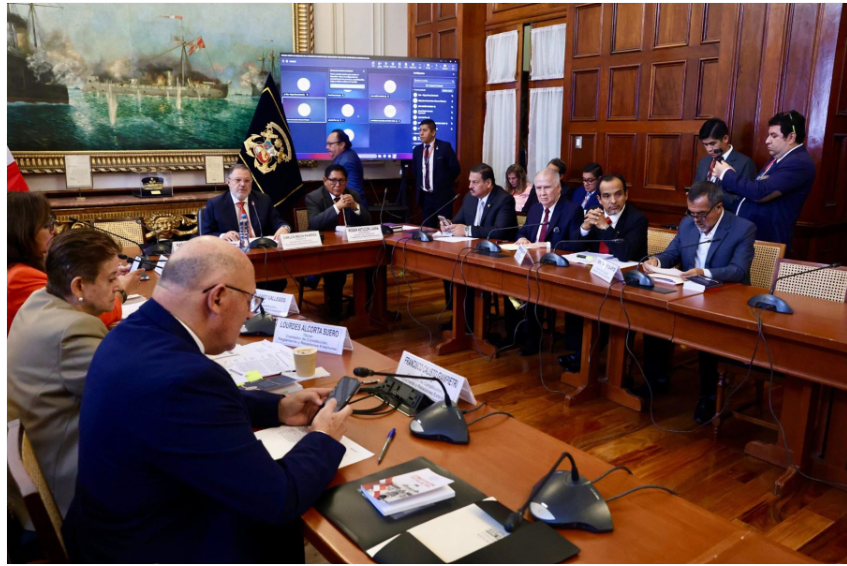 Comisión de Constitución suspende debate de facultades legislativas hasta nuevo aviso