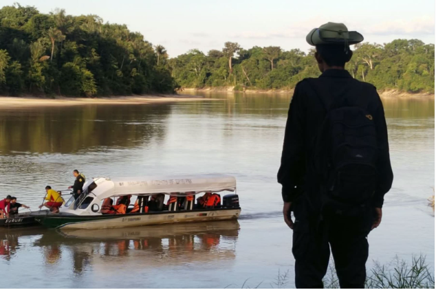 Policía ecológico desaparece tras naufragio en río Nanay