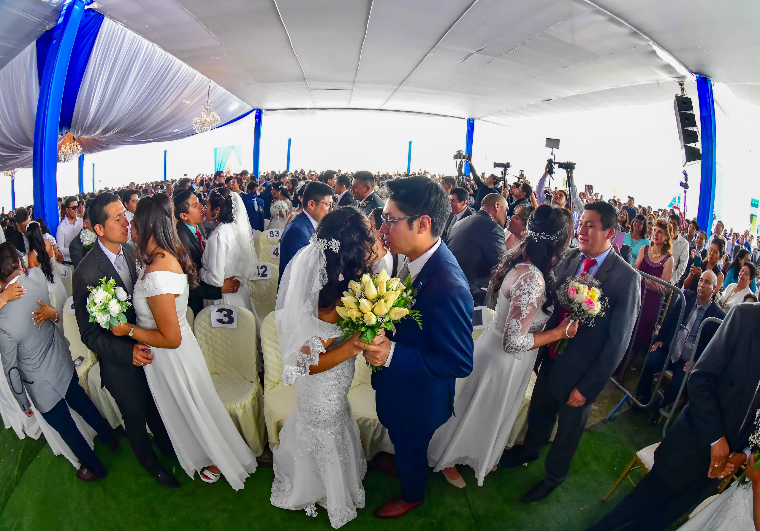 Más de 350 parejas se casaron en matrimonio comunitario de la MPA