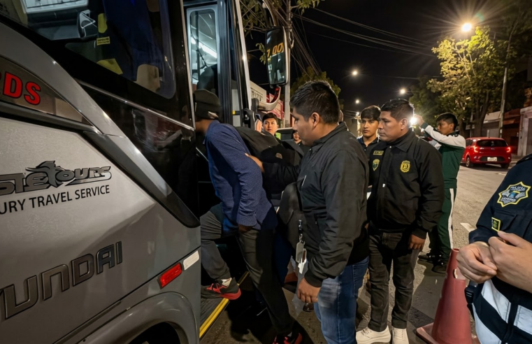 Expulsan a 10 ciudadanos extranjeros en condición migratoria irregular