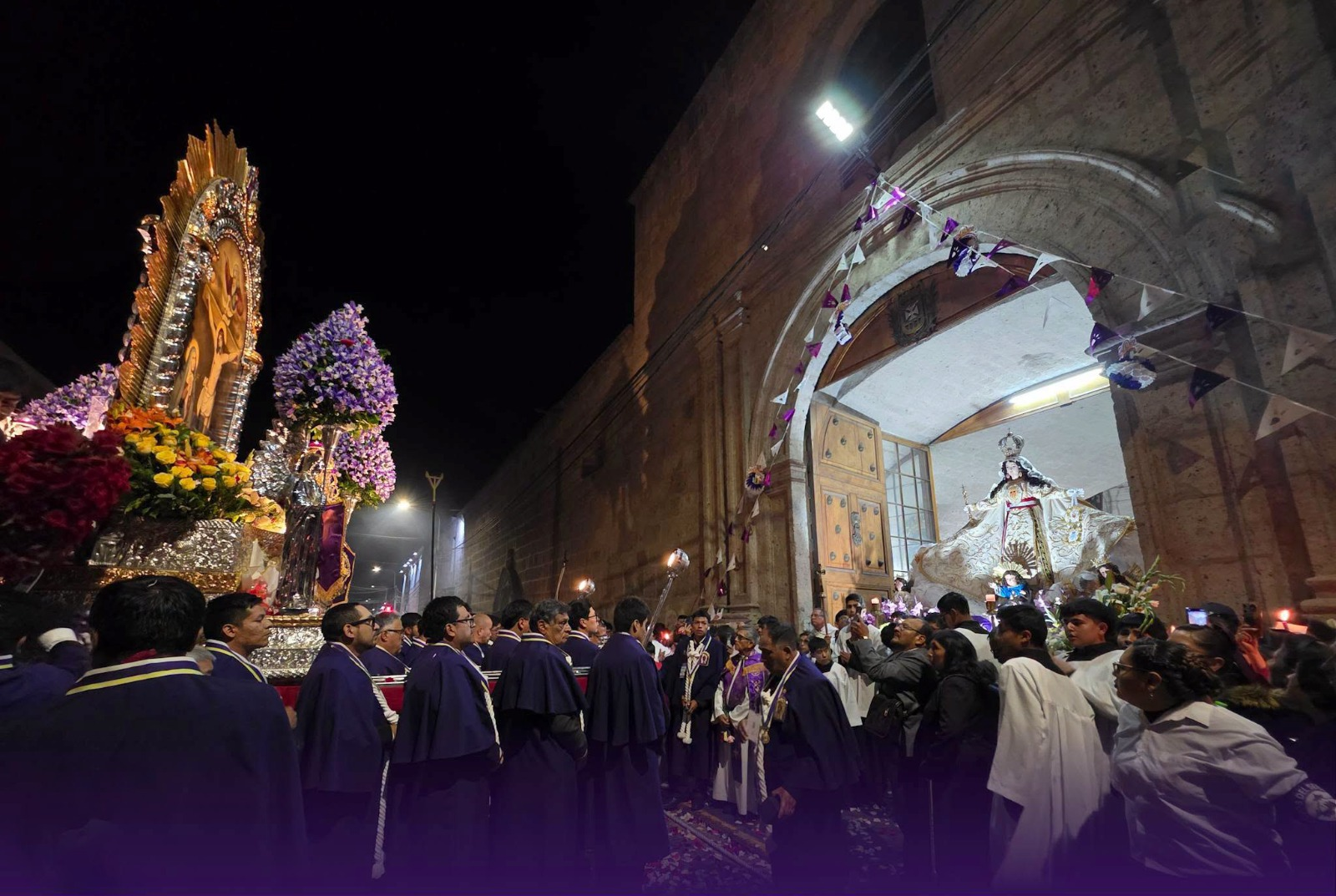 Señor de los Milagros se encontró con la Virgen de la Merced en Arequipa