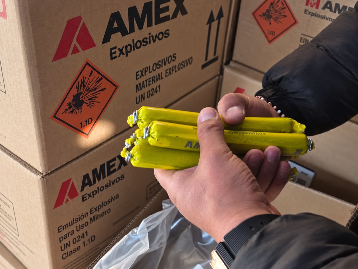 Delincuentes roban 12.5 toneladas de explosivos en Caravelí.