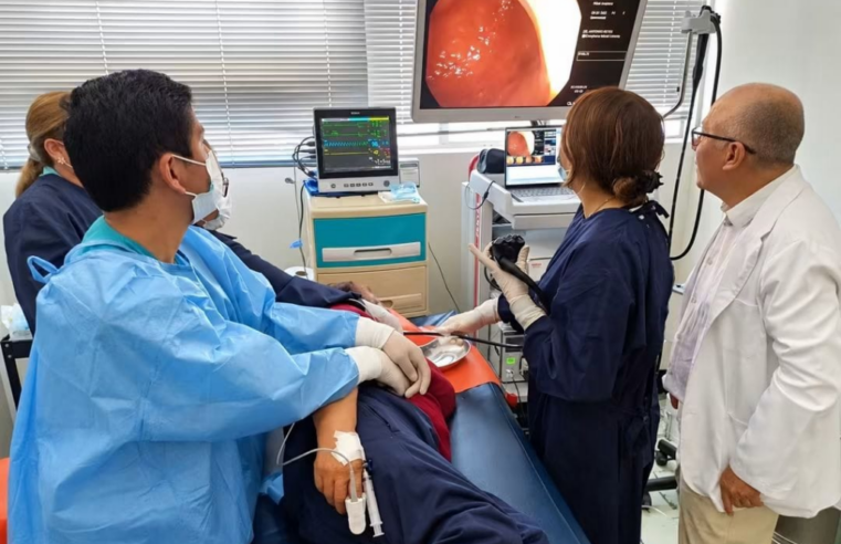Hospital Honorio Delgado incorpora equipo para detectar cáncer digestivo