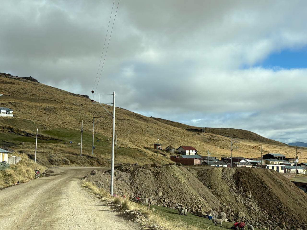 Detectan deficiencias en control, seguridad y materiales en vía Jachaña-Cayarani