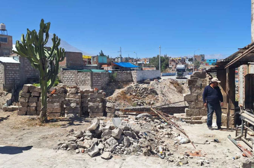 Recuperan terreno ocupado en Cayma