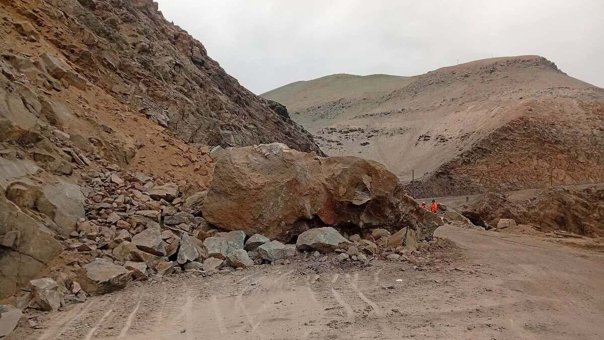 Ocoña exige declaratoria de emergencia por bloqueos en carretera y riesgo de desbordes