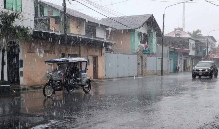 SUTRAN recomienda reducir velocidad y evitar maniobras bruscas ante lluvias