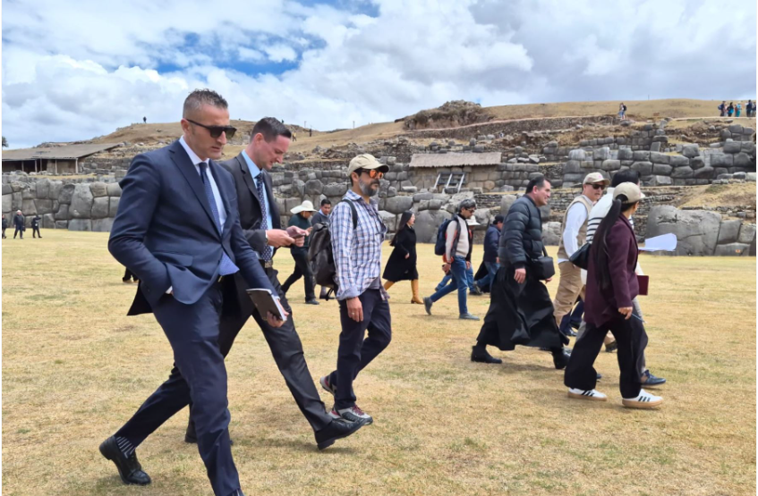 Comitiva del Vaticano inspecciona Sacsayhuamán y Plaza de Armas en Cusco