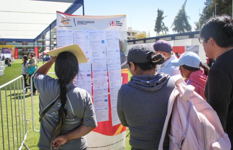 Más de mil puestos laborales en feria “Atrapa tu chamba”