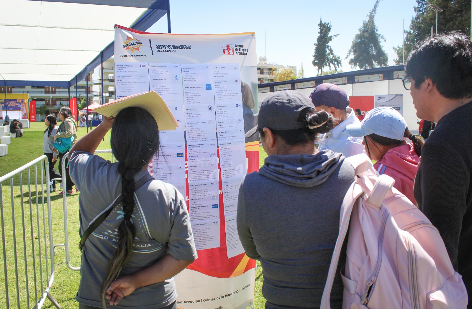 Más de mil puestos laborales en feria “Atrapa tu chamba”