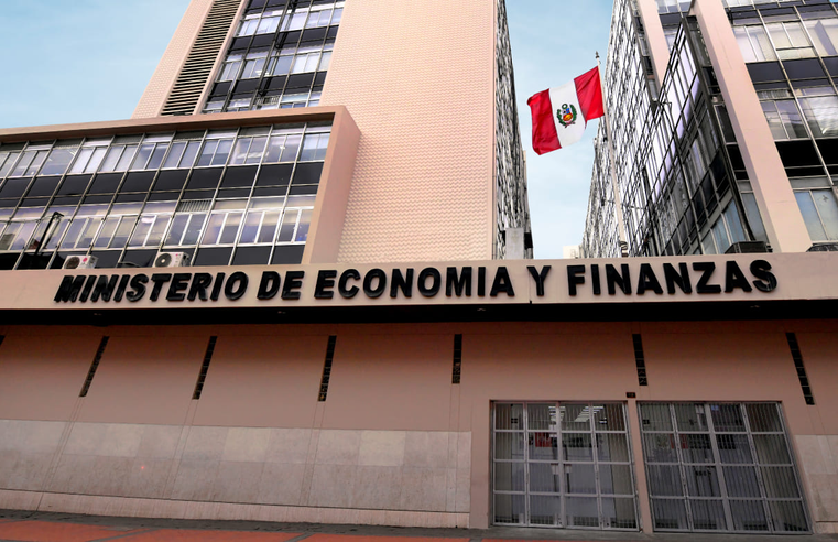 MEF defiende crédito suplementario de S/ 8,228 millones