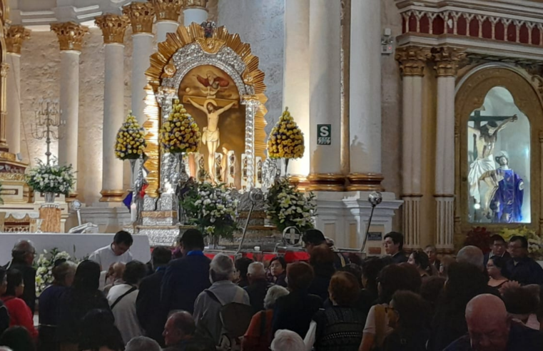 Tres jornadas de oración anteceden al recorrido del Cristo Morado por Arequipa