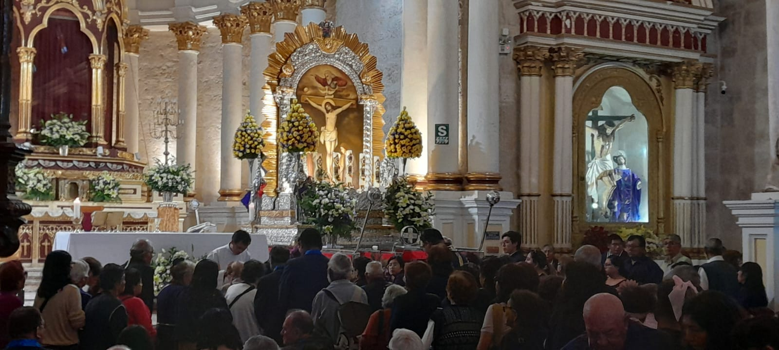Tres jornadas de oración anteceden al recorrido del Cristo Morado por Arequipa