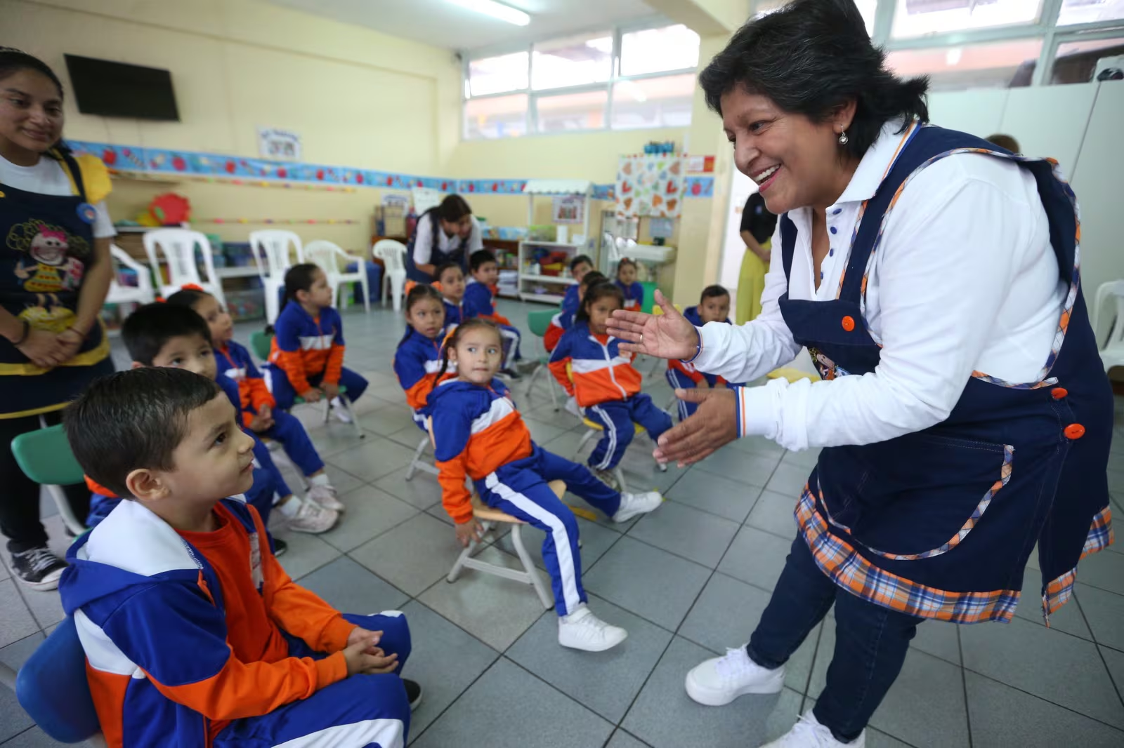 Dos docentes arequipeños reciben Palmas Magisteriales
