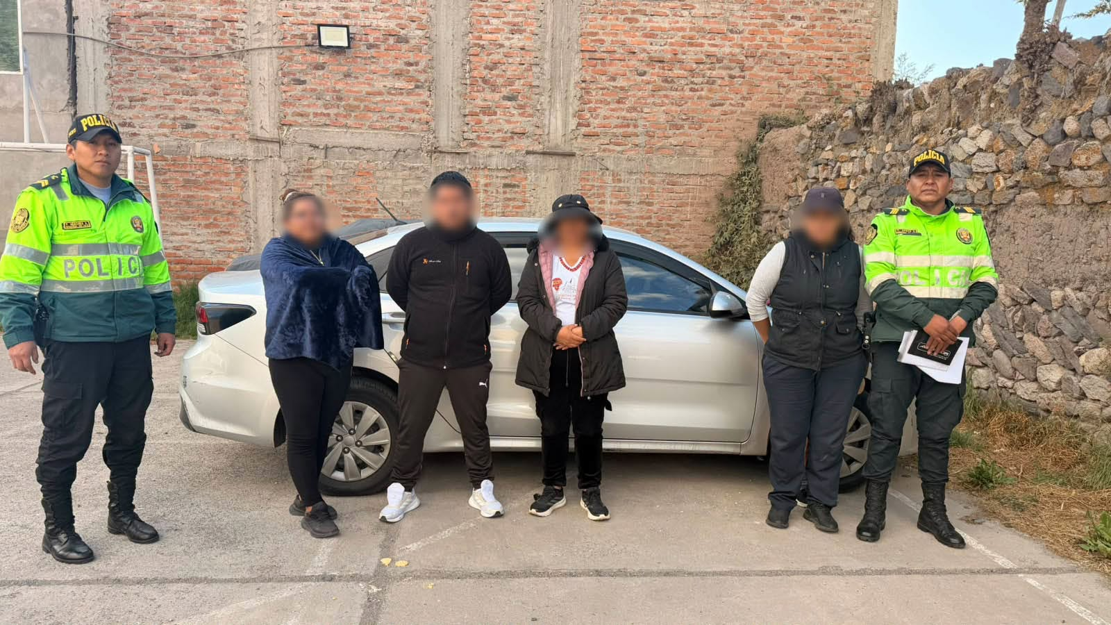 Detienen a 4 sospechosos de introducir billetes falsos en feria semanal