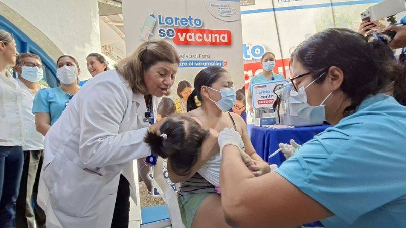 EsSalud refuerza vacunación contra sarampión ante baja cobertura