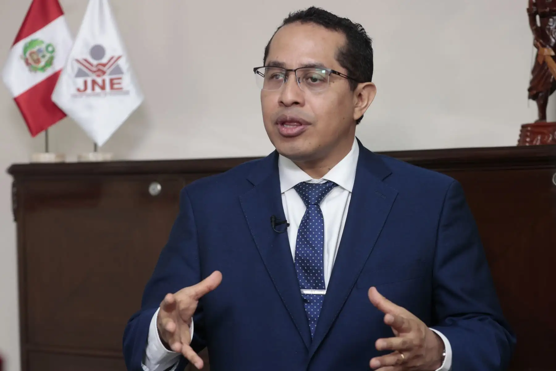 Pide al Congreso revisar reelección de autoridades municipales