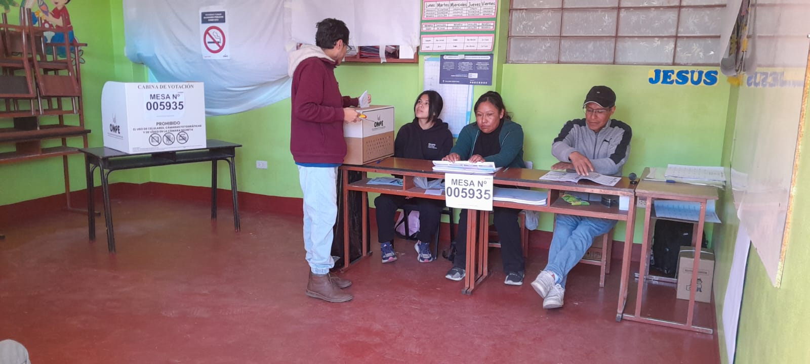 Cerca de 220 mil electores acudieron a votar en siete provincias de Arequipa