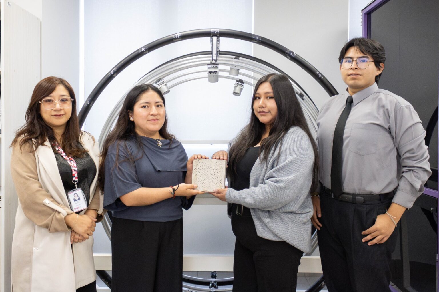 Estudiantes y docentes de la UTP desarrollan soluciones tecnológicas