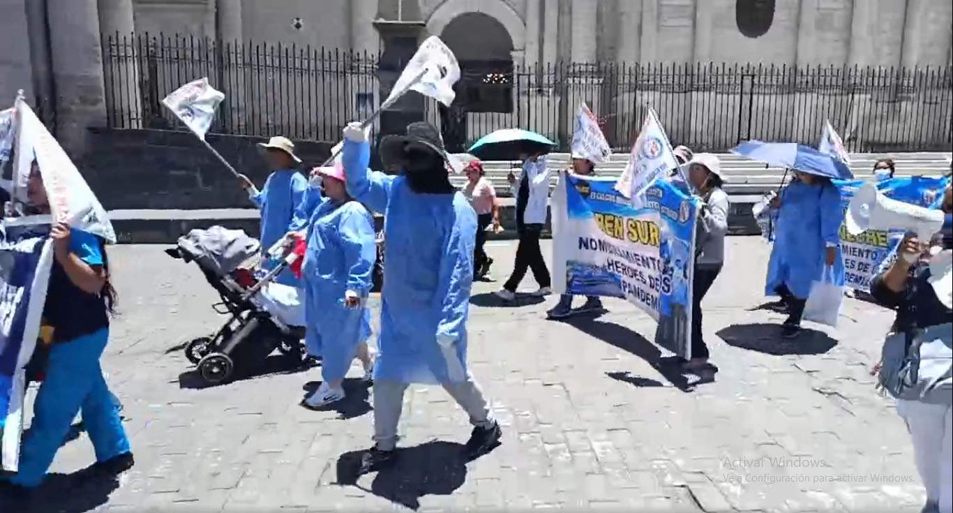 Trabajadores ex CAS-COVID mantienen huelga ante falta de acuerdos con Minsa