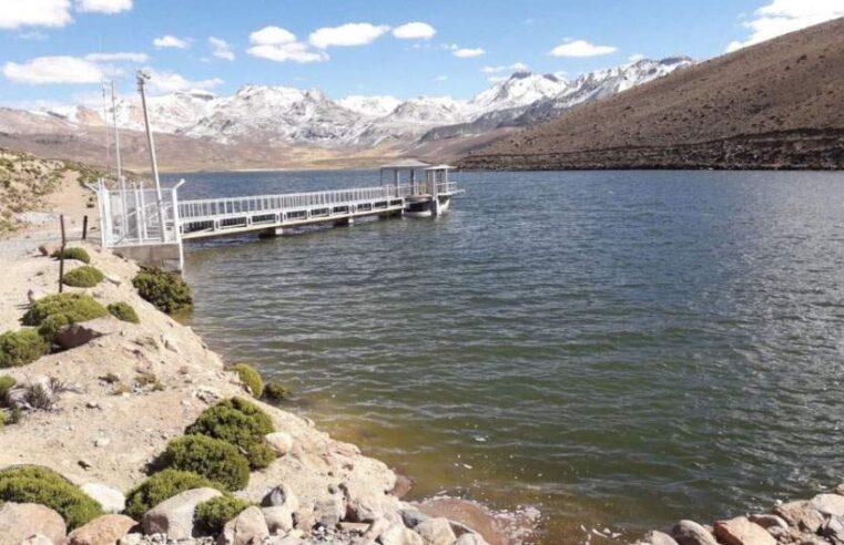 Enfrentan reducción del suministro de agua potable y SUNASS pide medidas urgentes